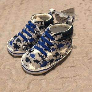Infant dinosaur shoes